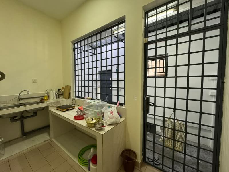 Rumah Teres 2 Tingkat untuk Dijual di Taman Daya (Johor Bahru) - Jesy Tey - Kitchen - PropertyGuru.com.my
