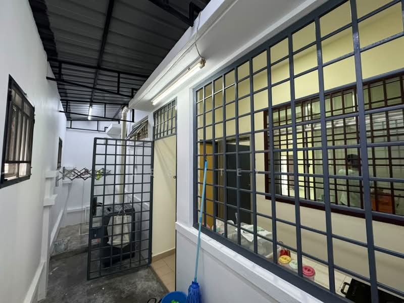 Rumah Teres 2 Tingkat untuk Dijual di Taman Daya (Johor Bahru) - Jesy Tey - Exterior - PropertyGuru.com.my