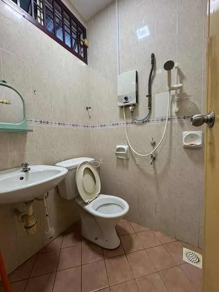 Rumah Teres 2 Tingkat untuk Dijual di Taman Daya (Johor Bahru) - Jesy Tey - Bathroom - PropertyGuru.com.my