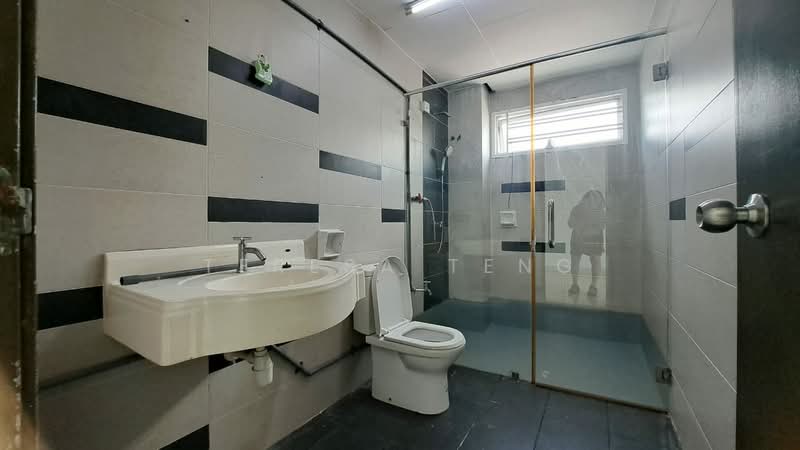 Rumah Teres 2.5 Tingkat untuk Disewa di Bandar Puteri Klang (Klang) - Teresa Teng - Bathroom - PropertyGuru.com.my