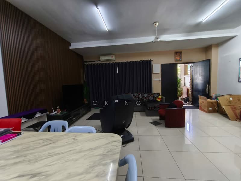 Rumah Teres 2-Tingkat untuk Disewa di Bandar Damai Perdana (Cheras) - CK Ng - Living Room - PropertyGuru.com.my