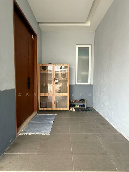 Zero-Lot Bungalow for Rent in Lakefront Villa (Cyberjaya) - Asyraf Azman - Entrance - PropertyGuru.com.my