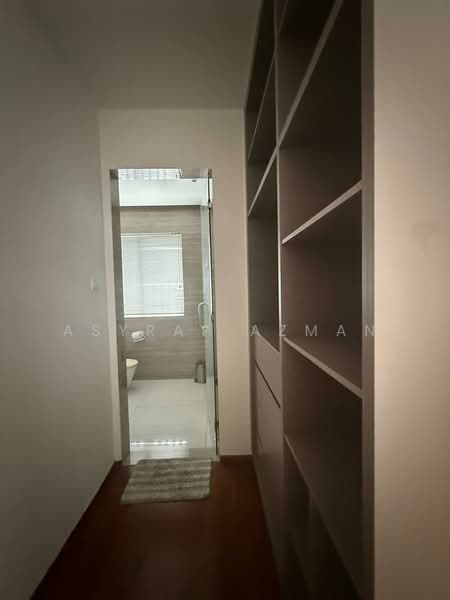 Zero-Lot Bungalow for Rent in Lakefront Villa (Cyberjaya) - Asyraf Azman - Corridor - PropertyGuru.com.my