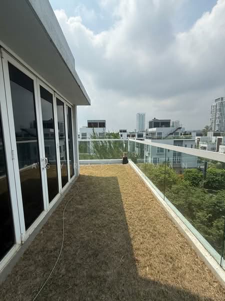 Zero-Lot Bungalow for Rent in Lakefront Villa (Cyberjaya) - Asyraf Azman - Balcony - PropertyGuru.com.my