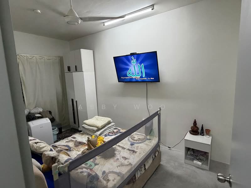 Pangsapuri untuk Disewa di Kemuning Idaman - Abby Woo - Bedroom - PropertyGuru.com.my