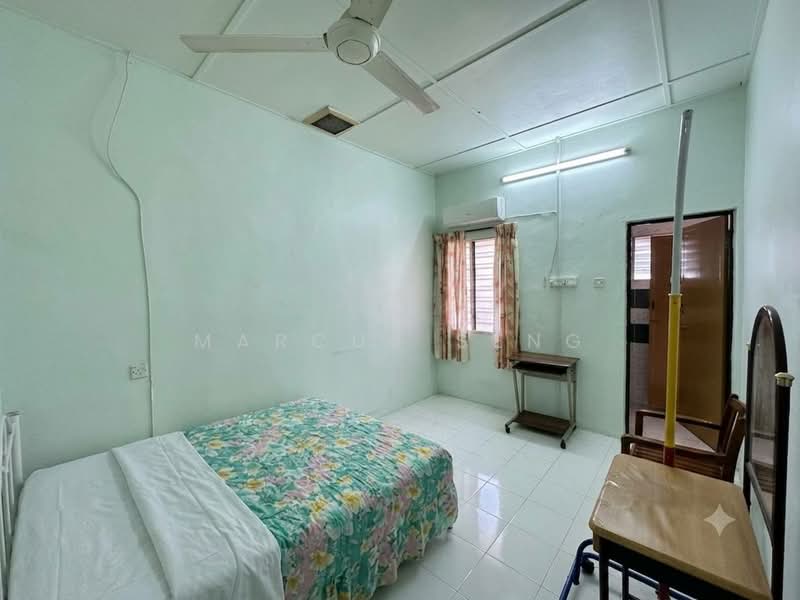 2-storey Terraced House for Sale in Taman Menglembu Impiana Adril (Menglembu) - Marcus Seng - Bedroom - PropertyGuru.com.my