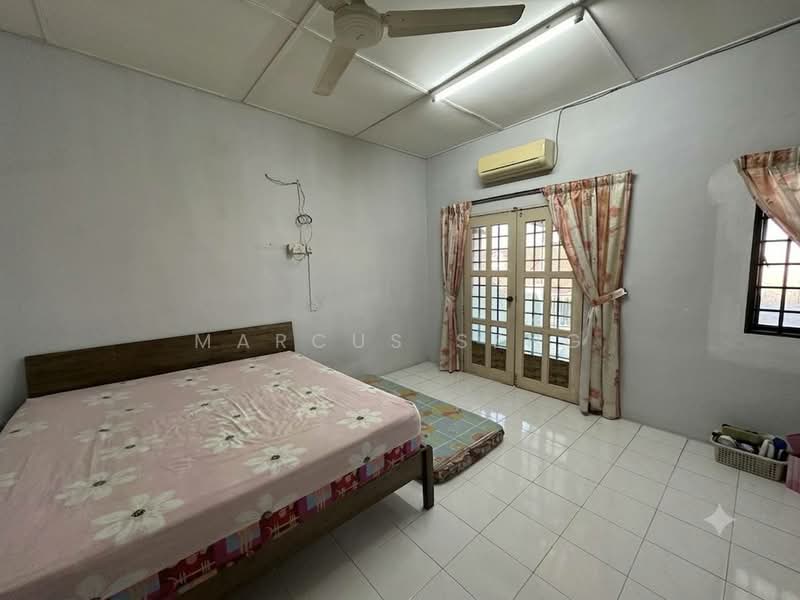 2-storey Terraced House for Sale in Taman Menglembu Impiana Adril (Menglembu) - Marcus Seng - Bedroom - PropertyGuru.com.my