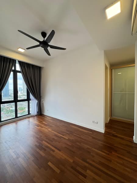 Servis Apartment untuk Dijual di Avara - Sue Tey - Living Room - PropertyGuru.com.my