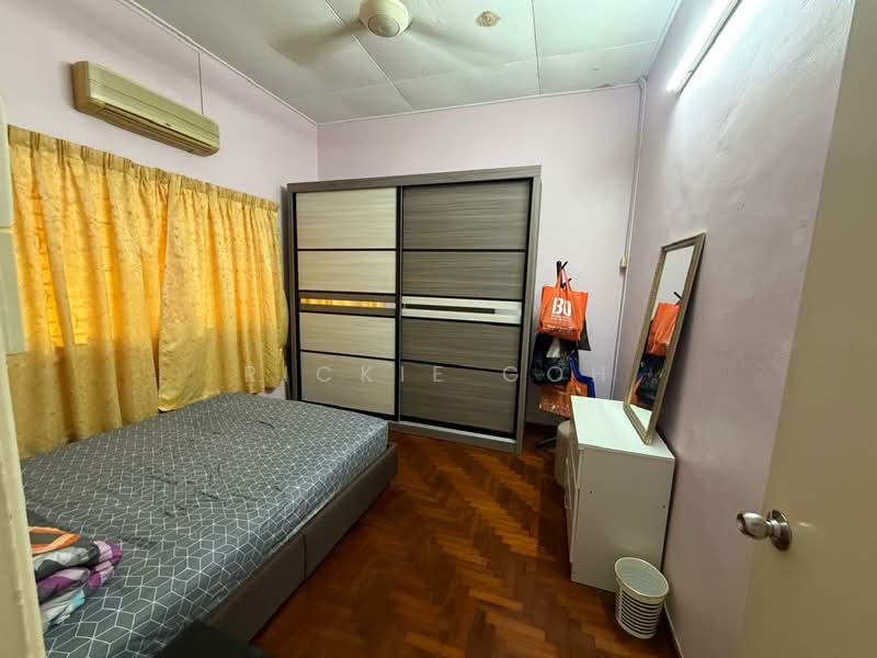 Rumah Teres 1.5 Tingkat untuk Dijual di Taman Gottlieb (Pulau Tikus) - Rickie Goh - Bedroom - PropertyGuru.com.my