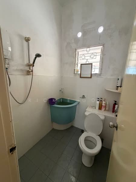 Rumah Teres 1.5 Tingkat untuk Dijual di Taman Gottlieb (Pulau Tikus) - Rickie Goh - Bathroom - PropertyGuru.com.my