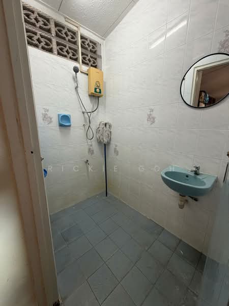 Rumah Teres 1.5 Tingkat untuk Dijual di Taman Gottlieb (Pulau Tikus) - Rickie Goh - Bathroom - PropertyGuru.com.my
