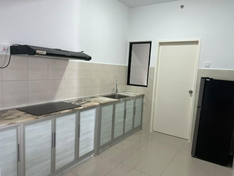 Servis Apartment untuk Disewa di Rubica @ Harbour Place - Mike Kuar - Kitchen - PropertyGuru.com.my