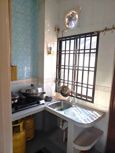 1-storey Terraced House for Sale in Taman Molek (Johor Bahru) - Karl Lim - Kitchen - PropertyGuru.com.my