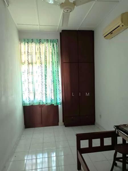 1-storey Terraced House for Sale in Taman Molek (Johor Bahru) - Karl Lim - Bedroom - PropertyGuru.com.my