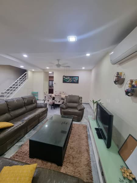 2-storey Terraced House for Sale in Taman Bukit Permai (Ampang) - Kweenie Chong - Living Room - PropertyGuru.com.my