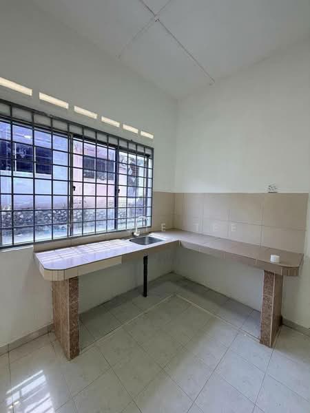 Rumah Teres 1 Tingkat untuk Dijual di Taman Kota Masai (Pasir Gudang) - Paggie Tee - Kitchen - PropertyGuru.com.my