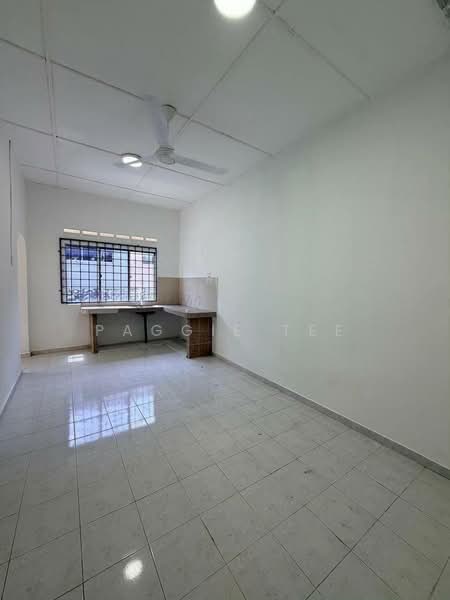 Rumah Teres 1 Tingkat untuk Dijual di Taman Kota Masai (Pasir Gudang) - Paggie Tee - Kitchen - PropertyGuru.com.my