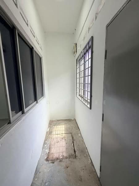 Rumah Teres 1 Tingkat untuk Dijual di Taman Kota Masai (Pasir Gudang) - Paggie Tee - Corridor - PropertyGuru.com.my
