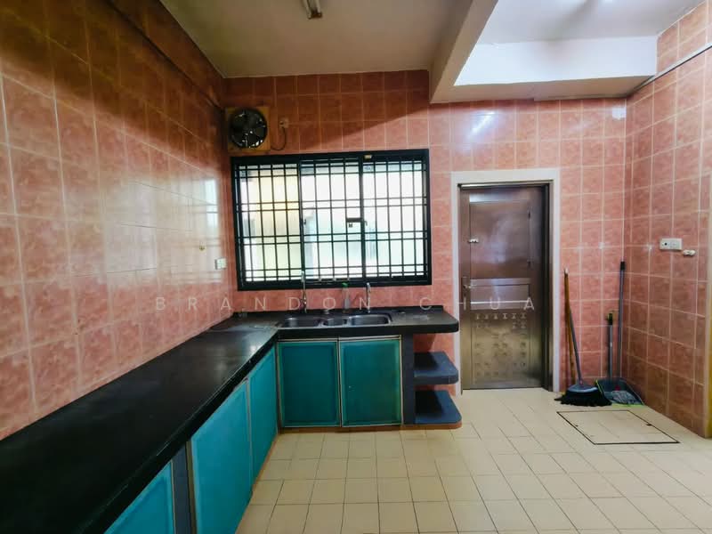 Rumah Teres 2-Tingkat untuk Dijual di Taman Setia Indah (Tebrau) - Brandon Chua - Kitchen - PropertyGuru.com.my
