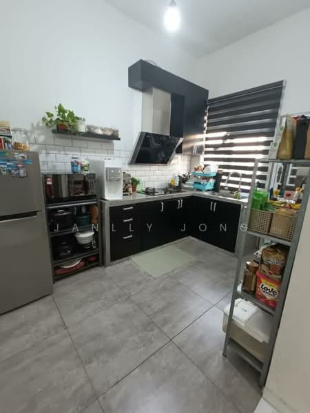 1-storey Terraced House for Sale in Bandar Putra (Kulai) - Janlly Jong - Kitchen - PropertyGuru.com.my