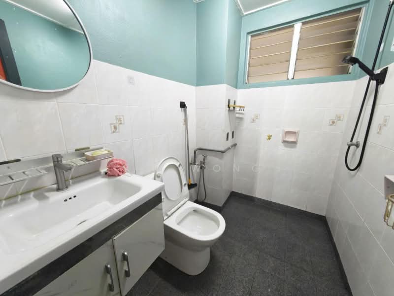 Apartment for Sale at Pangsapuri Sri Mekar - Sky Wong - Bathroom - PropertyGuru.com.my