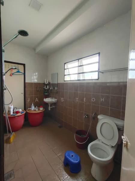 Rumah Berkembar untuk Dijual di Kawasan 15 (Klang) - James Teoh - Bathroom - PropertyGuru.com.my