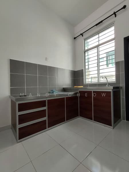 Rumah Teres 2 Tingkat untuk Disewa di Taman Scientex Rawang (Rawang) - Mandy Cheow - Kitchen - PropertyGuru.com.my
