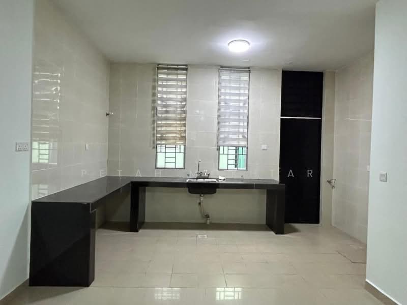 3-storey Terraced House for Sale in Taman Bangi Avenue (Bangi) - PETAH MOKHTAR - Kitchen - PropertyGuru.com.my