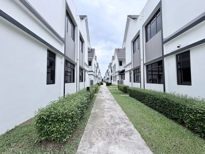 Rumah Teres 2 Tingkat untuk Dijual di Taman Nusa Bestari (Iskandar Puteri (Nusajaya)) - Jovia Thoh - Exterior - PropertyGuru.com.my