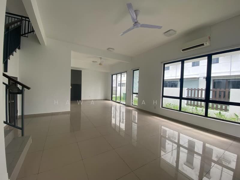 Rumah Kluster untuk Dijual di Setia Ecohill (Semenyih) - Hawa Ibrahim - Living Room - PropertyGuru.com.my