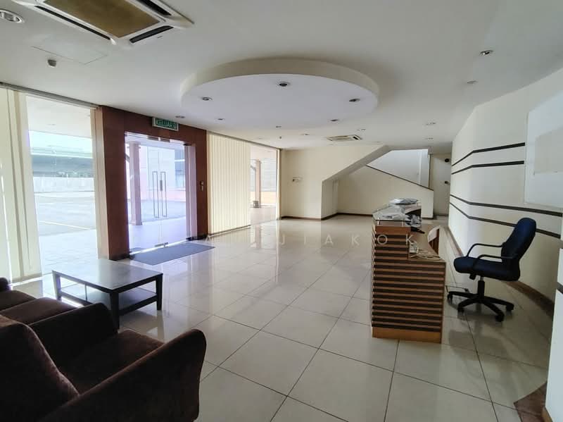 Warehouse for Rent in Taman Sains Selangor (Kota Damansara) - Brian JiaKok - Entrance - PropertyGuru.com.my