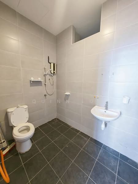 Servis Apartment untuk Disewa di BM City Suites @ BM City Mall - Quinn Loh - Bathroom - PropertyGuru.com.my