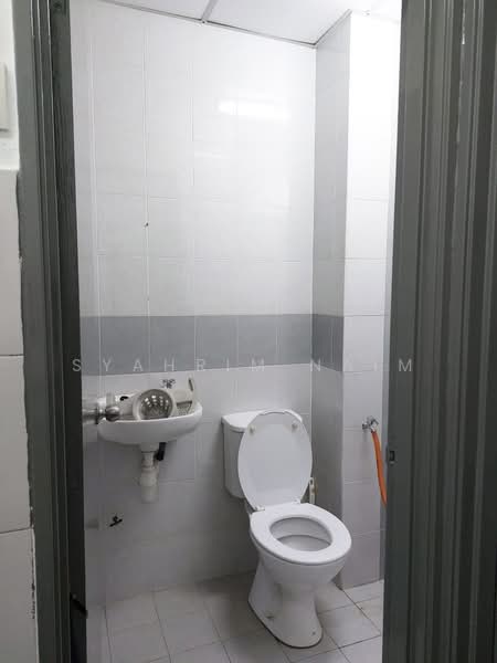 Pangsapuri untuk Dijual di 162 Residency - Syahrim Naim - Bathroom - PropertyGuru.com.my