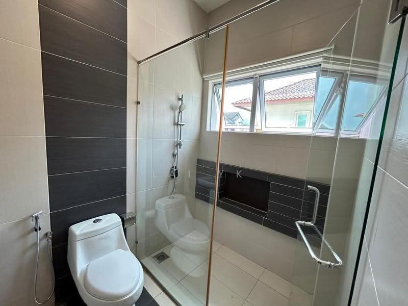 Bungalow House for Sale in Subang Heights (Subang Jaya) - Lai YK - Bathroom - PropertyGuru.com.my