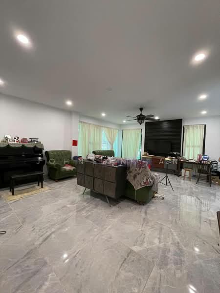 Semi-Detached House for Sale in Taman Pelangi Indah (Ulu Tiram) - Johnson Tan - Living Room - PropertyGuru.com.my