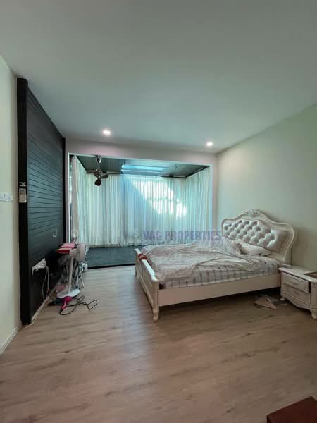 Semi-Detached House for Sale in Taman Pelangi Indah (Ulu Tiram) - Johnson Tan - Bedroom - PropertyGuru.com.my