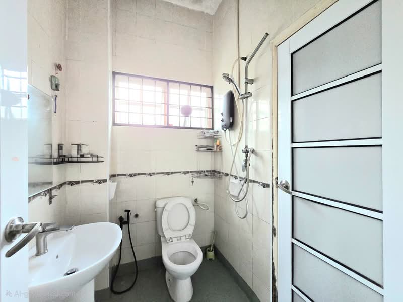 2-storey Terraced House for Sale in Ampang Jaya (Ampang) - Zul Arif - Bathroom - PropertyGuru.com.my