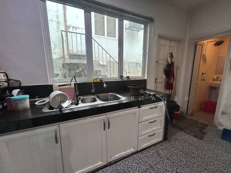 Rumah Teres 2 Tingkat untuk Dijual di Shah Alam (Selangor) - Syukor Hartanah - Kitchen - PropertyGuru.com.my