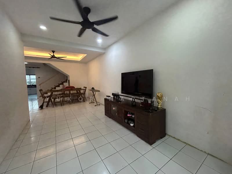 Rumah Teres 2 Tingkat untuk Dijual di Shah Alam (Selangor) - Syukor Hartanah - Living Room - PropertyGuru.com.my