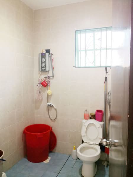 Semi-Detached House for Sale in Bandar Nusaputra (Puchong) - Evan Goh - Bathroom - PropertyGuru.com.my