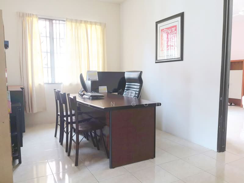 Semi-Detached House for Sale in Bandar Nusaputra (Puchong) - Evan Goh - Study - PropertyGuru.com.my