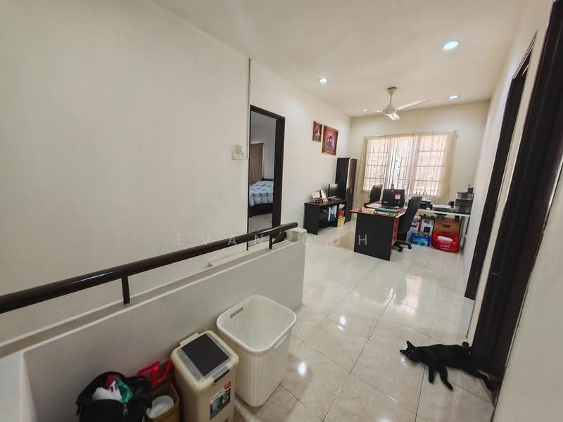 Semi-Detached House for Sale in Bandar Nusaputra (Puchong) - Evan Goh - Study - PropertyGuru.com.my