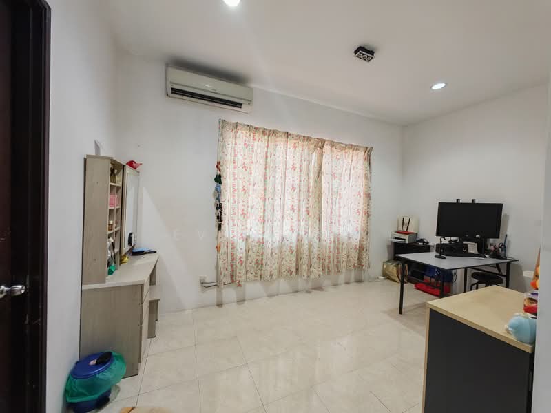 Semi-Detached House for Sale in Bandar Nusaputra (Puchong) - Evan Goh - Study - PropertyGuru.com.my