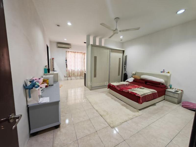 Semi-Detached House for Sale in Bandar Nusaputra (Puchong) - Evan Goh - Bedroom - PropertyGuru.com.my