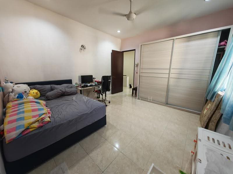 Semi-Detached House for Sale in Bandar Nusaputra (Puchong) - Evan Goh - Bedroom - PropertyGuru.com.my