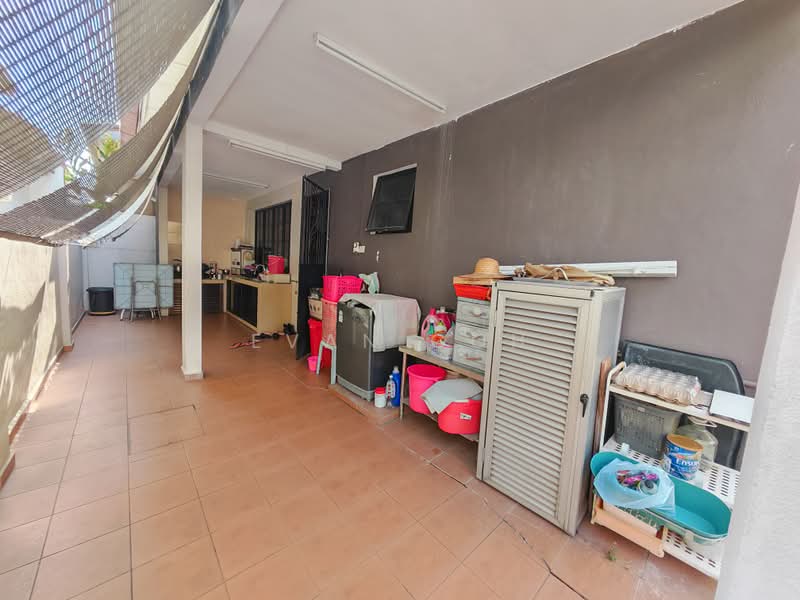 Semi-Detached House for Sale in Bandar Nusaputra (Puchong) - Evan Goh - Kitchen - PropertyGuru.com.my