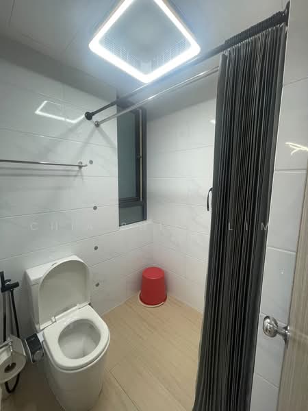 Kediaman Servis untuk Dijual di Country Garden Central Park - Chia Shien Lim - Bathroom - PropertyGuru.com.my