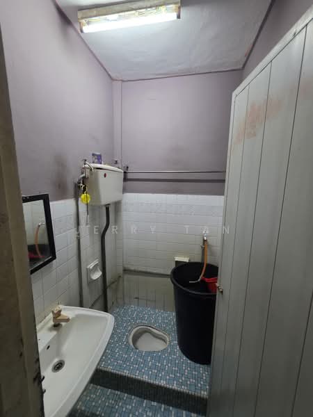 2-storey Terraced House for Sale in Taman Sri Jelok (Kajang) - Jerry Tan - Bathroom - PropertyGuru.com.my