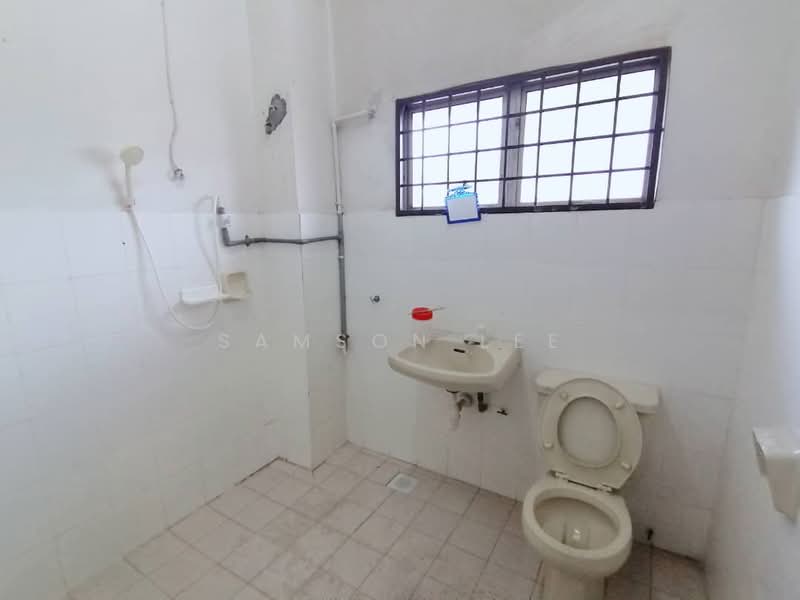 2-storey Terraced House for Sale in Taman Sri Hijau (Rawang) - Samson Lee - Bathroom - PropertyGuru.com.my