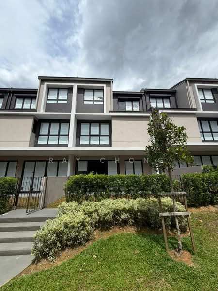 3-storey Terraced House for Sale in Taman Bukit Serdang (Seri Kembangan) - Ray Chong - Exterior - PropertyGuru.com.my